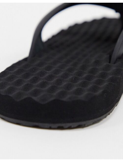 The North Face Base Camp flip flops in black