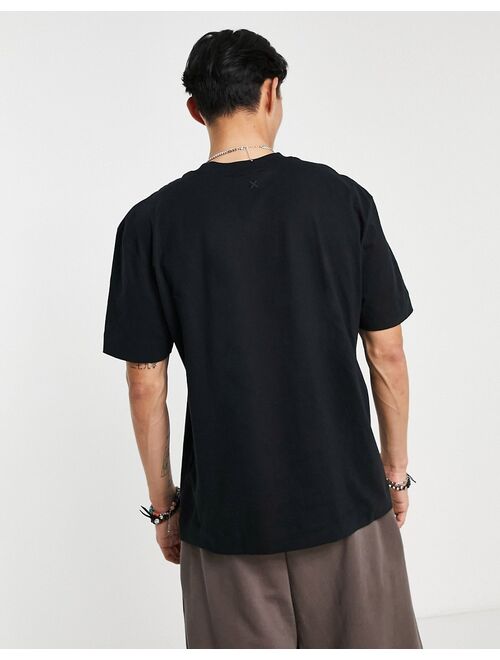 COLLUSION Cotton Solid Short Sleeve Cree Neck T-Shirt in black