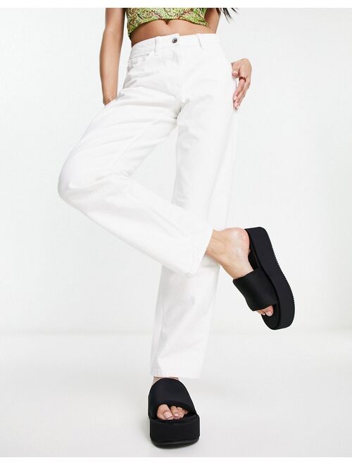 COLLUSION x000 mid rise straight leg jeans in white