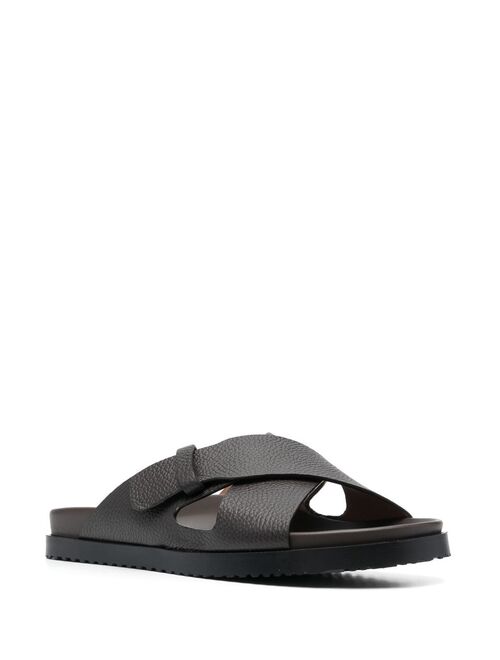 Doucal's crossover-strap leather sandals