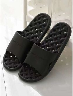 Men Letter Embossed Bathroom Slippers