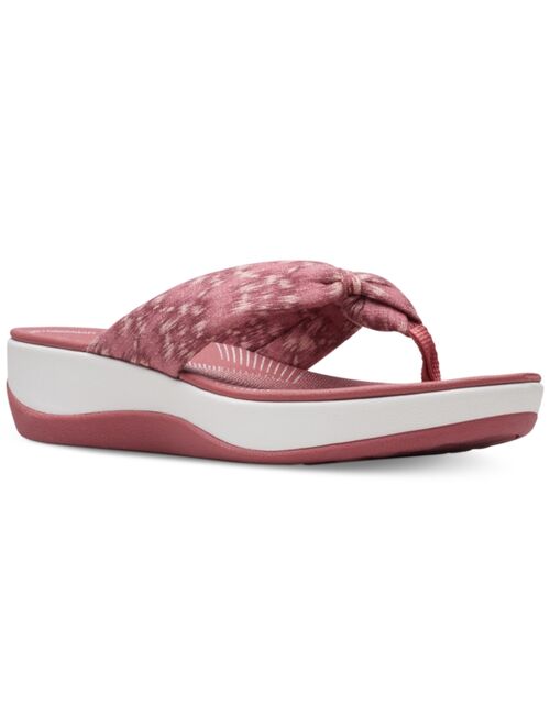 Clarks Women's Arla Glison Printed Fabric Flip-Flop Sandals