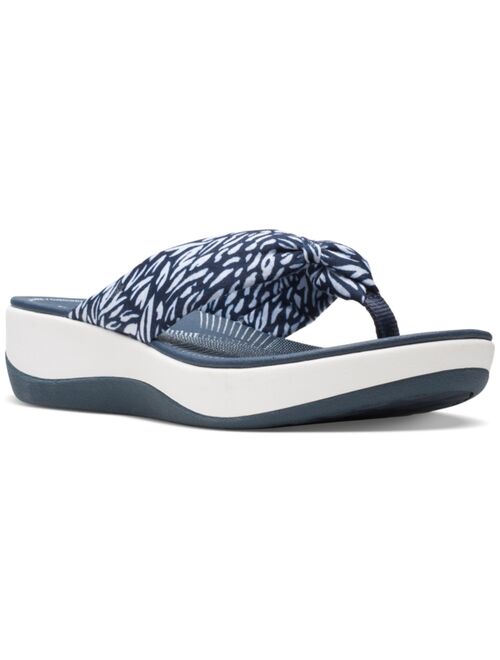 Clarks Women's Arla Glison Printed Fabric Flip-Flop Sandals