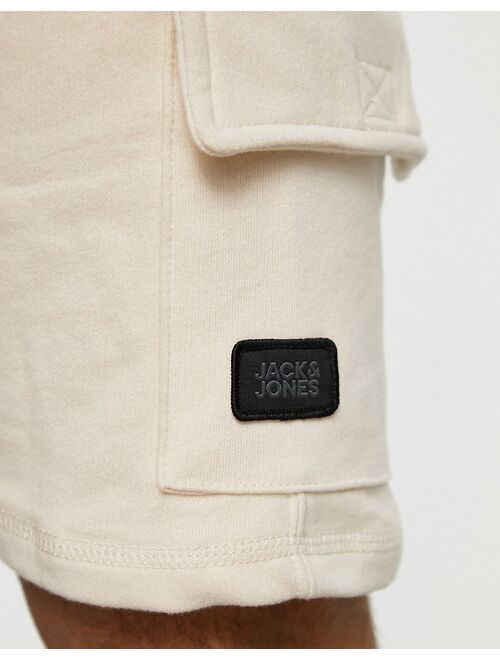 Jack & Jones Intelligence cargo jersey short in beige