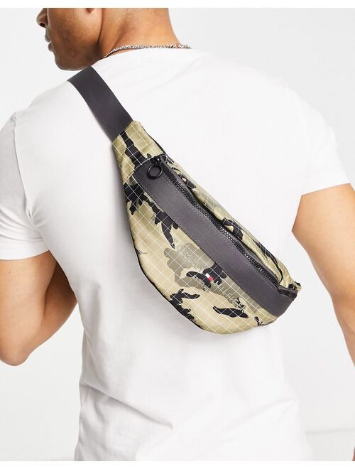 Tommy Hilfiger established fanny pack in camo