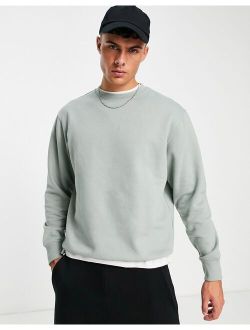 sweatshirt in faded blue