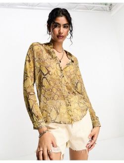 long sleeve soft shirt in brown snake print