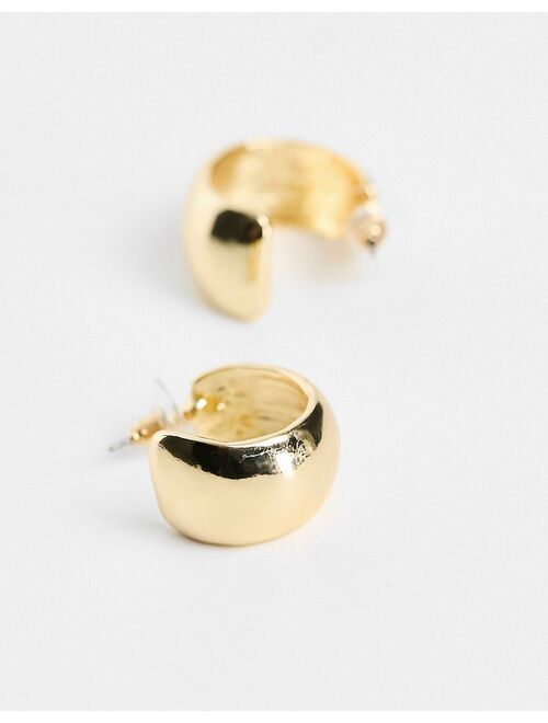 DesignB London thick hoop earrings in gold