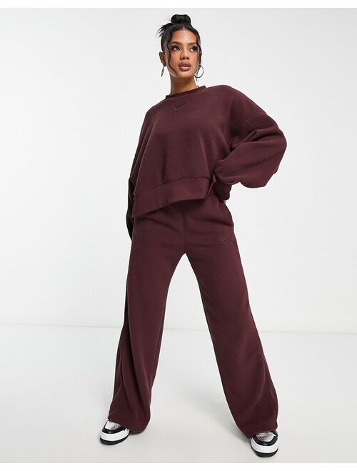 Nike cropped sweatshirt in burgundy