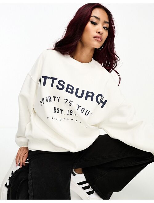 Bershka 'Pittsburgh' oversized sweatshirt in white