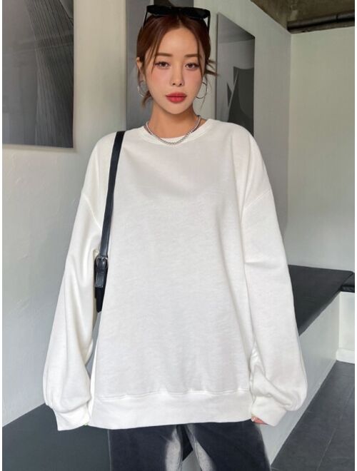 DAZY Figure Slogan Graphic Drop Shoulder Sweatshirt