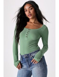 Everyday Update Green Ribbed Long Sleeve Cropped Henley Top