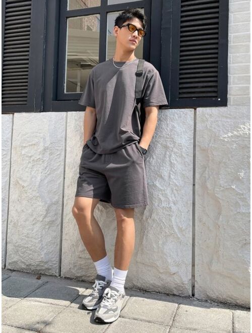 DAZY Men Cotton Solid Tee & Slant Pocket Shorts