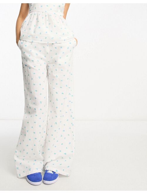 Daisy Street linen relaxed pants in ditsy floral - part of a set