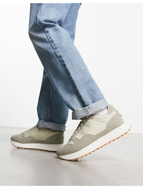 Pull&Bear classic sneakers in light khaki