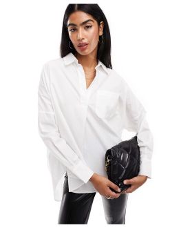 Rhodes poplin shirt with removable back button detail in white