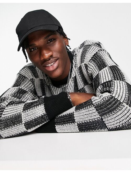 New Look relaxed fit checkerboard sweater in black