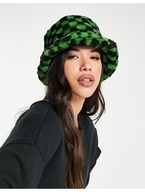 Jayley faux fur bucket hat in green check