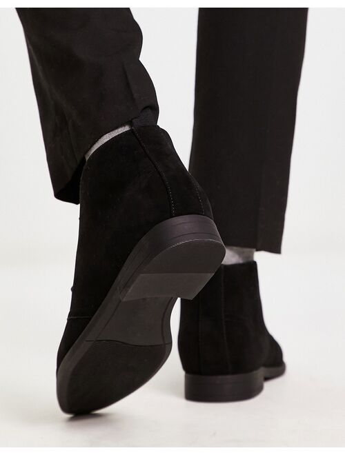 ASOS DESIGN chukka boots in black faux suede