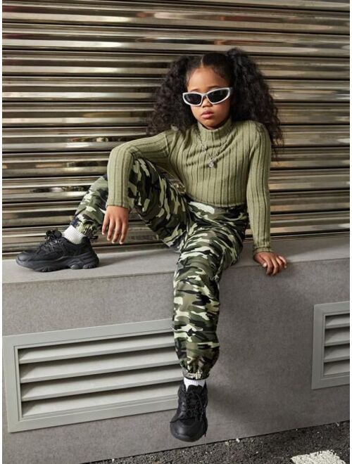 SHEIN Kids HYPEME Big Girls' Knit Ribbed Top And Camouflage Print Long Pants Set