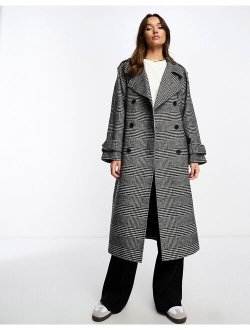 heritage check trench coat in mono