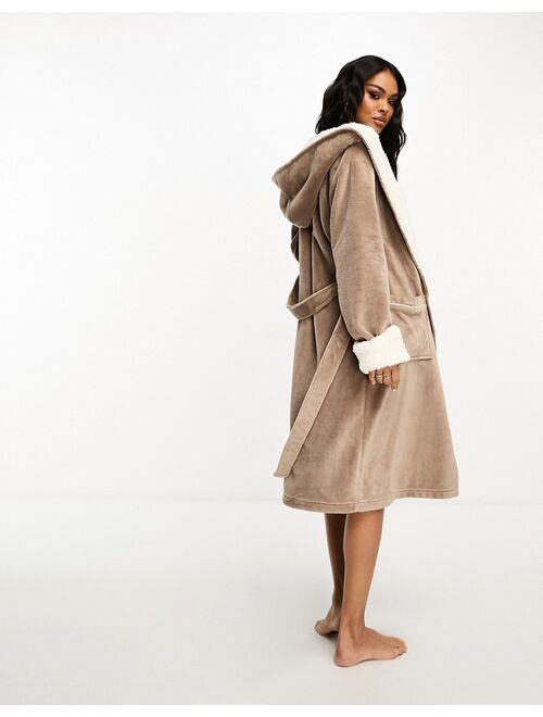 Chelsea Peers cozy towelling robe in mauve brown