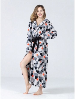 1pc Simple Printed Women'S Thickened Flannel Warm Bathrobe With Hood, Suitable For Home Use In Autumn And Winter