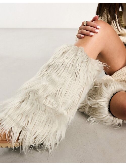 Daisy Street faux fur leg warmers in beige