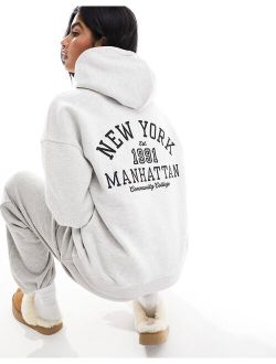 'New York' graphic hoodie in light gray