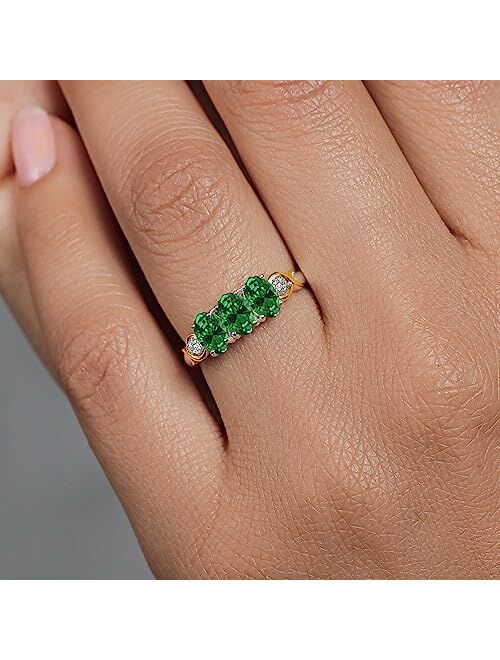 Gem Stone King 925 Silver and 10K Yellow Gold Oval Green Created Emerald and White Lab Grown Diamond Ring For Women (1.07 Cttw, Available In Size 5, 6, 7, 8, 9)