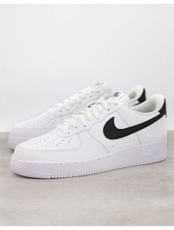 Air Force 1 '07 sneakers in white and black