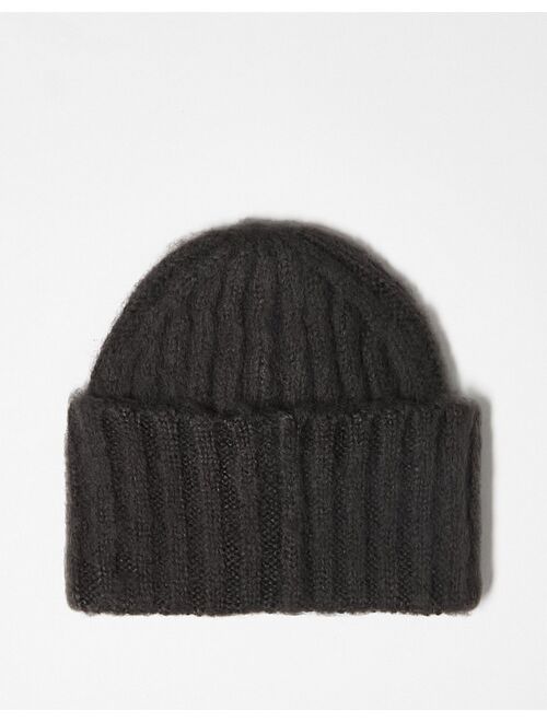 COLLUSION Unisex brushed beanie with branding in chocolate