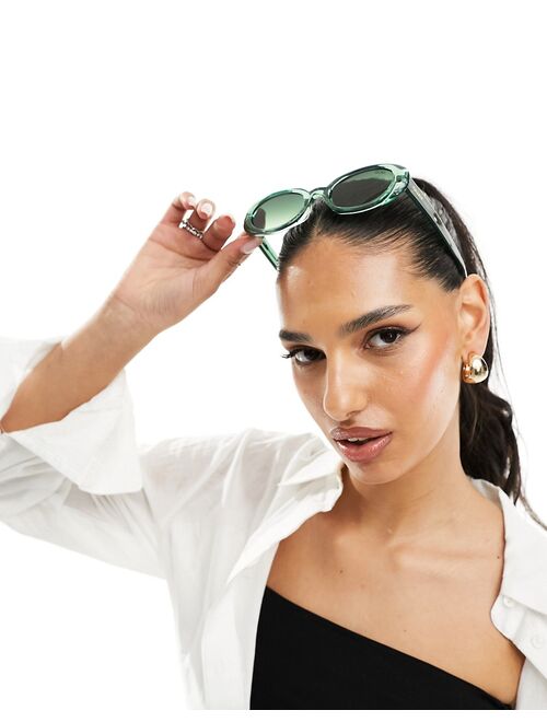 Quay Australia Quay felt cute oval sunglasses in emerald green